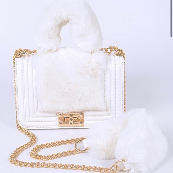 Handbags - ONLY 1 LEFT! Faux Fur Should Bag